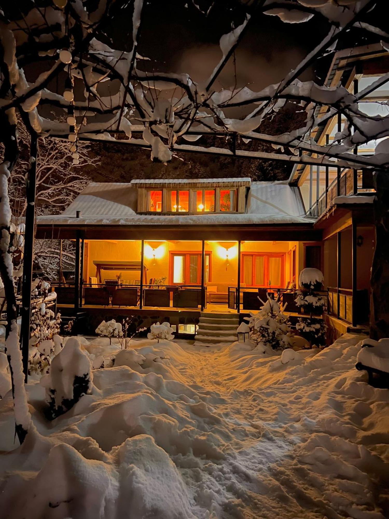 Hotel Borjomi Verde Buitenkant foto
